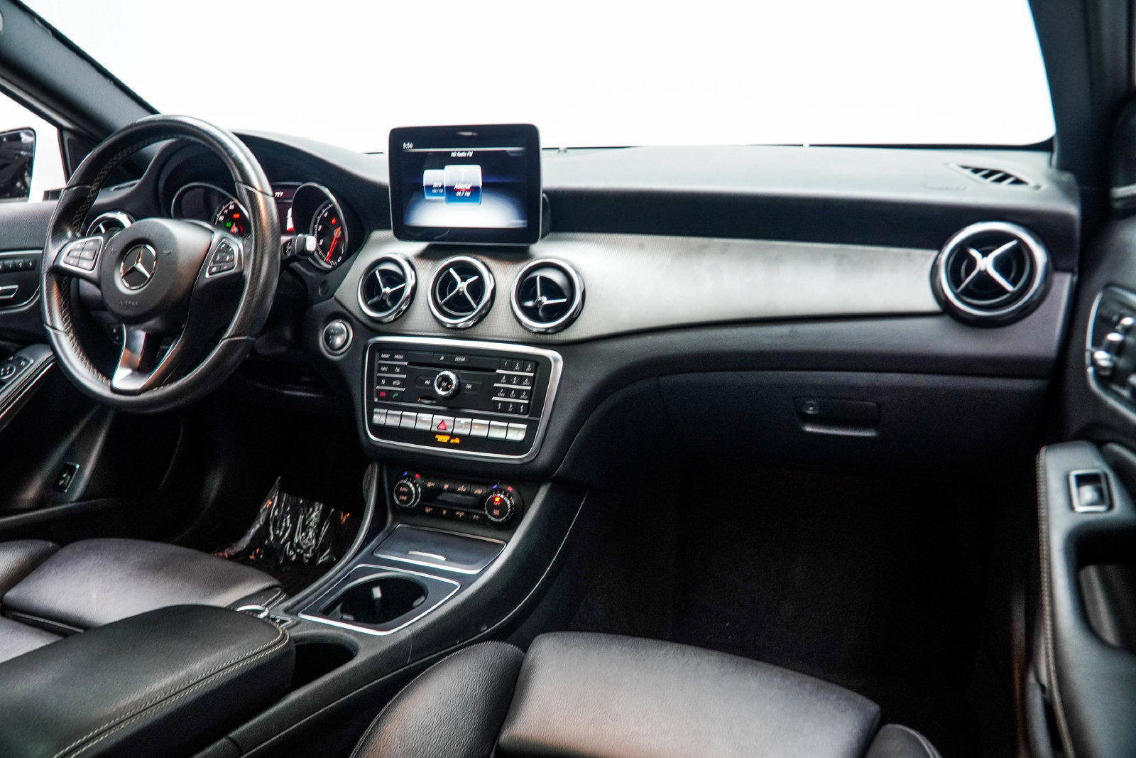 Used 2018 Mercedes-Benz GLA 250 4MATIC image 20