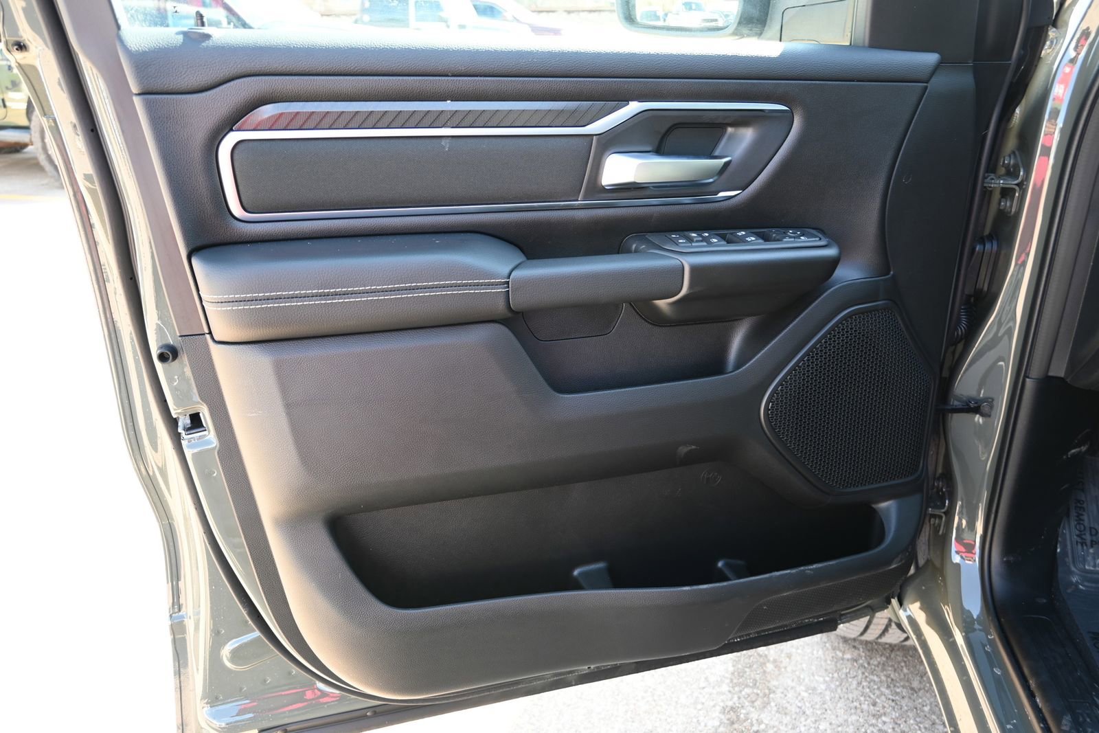 New 2026 RAM 1500 4x4 Crew Cab image 8