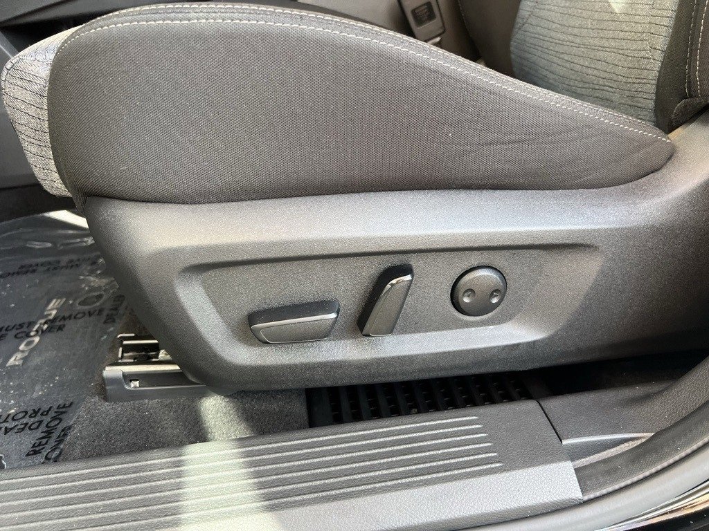 Used 2023 Nissan Rogue SV image 12