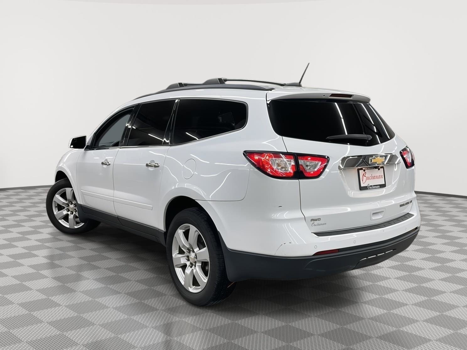 Used 2016 Chevrolet Traverse LT w/ Style and Technology Package image 4