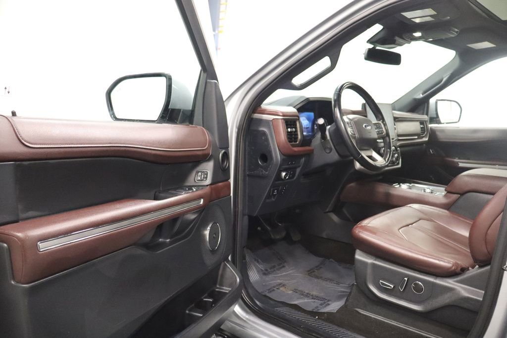 Used 2022 Ford Expedition Max Limited image 10