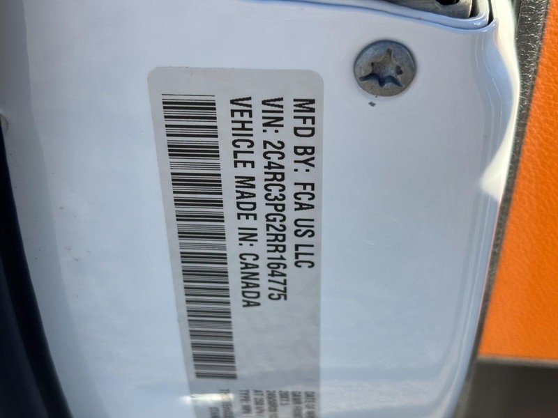 Used 2024 Chrysler Pacifica Pinnacle w/ Trailer Tow Group image 27