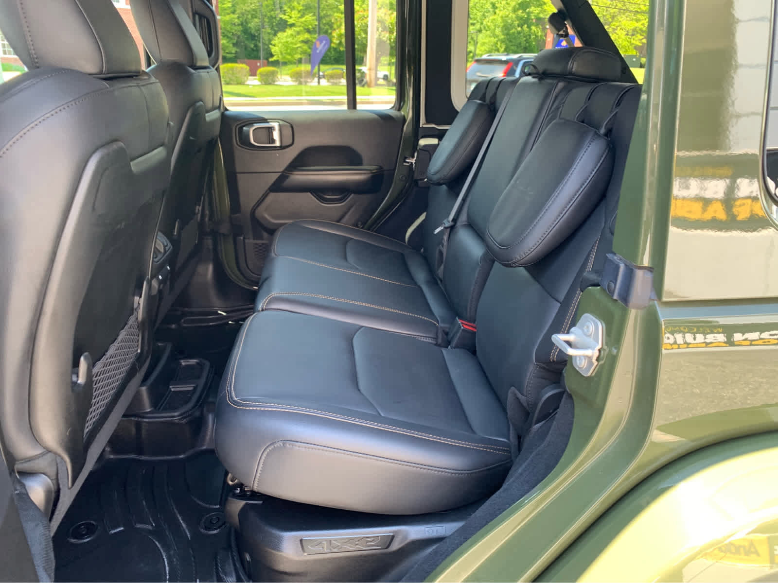 Used 2024 Jeep Wrangler Unlimited Sahara AWD/4WD image 23