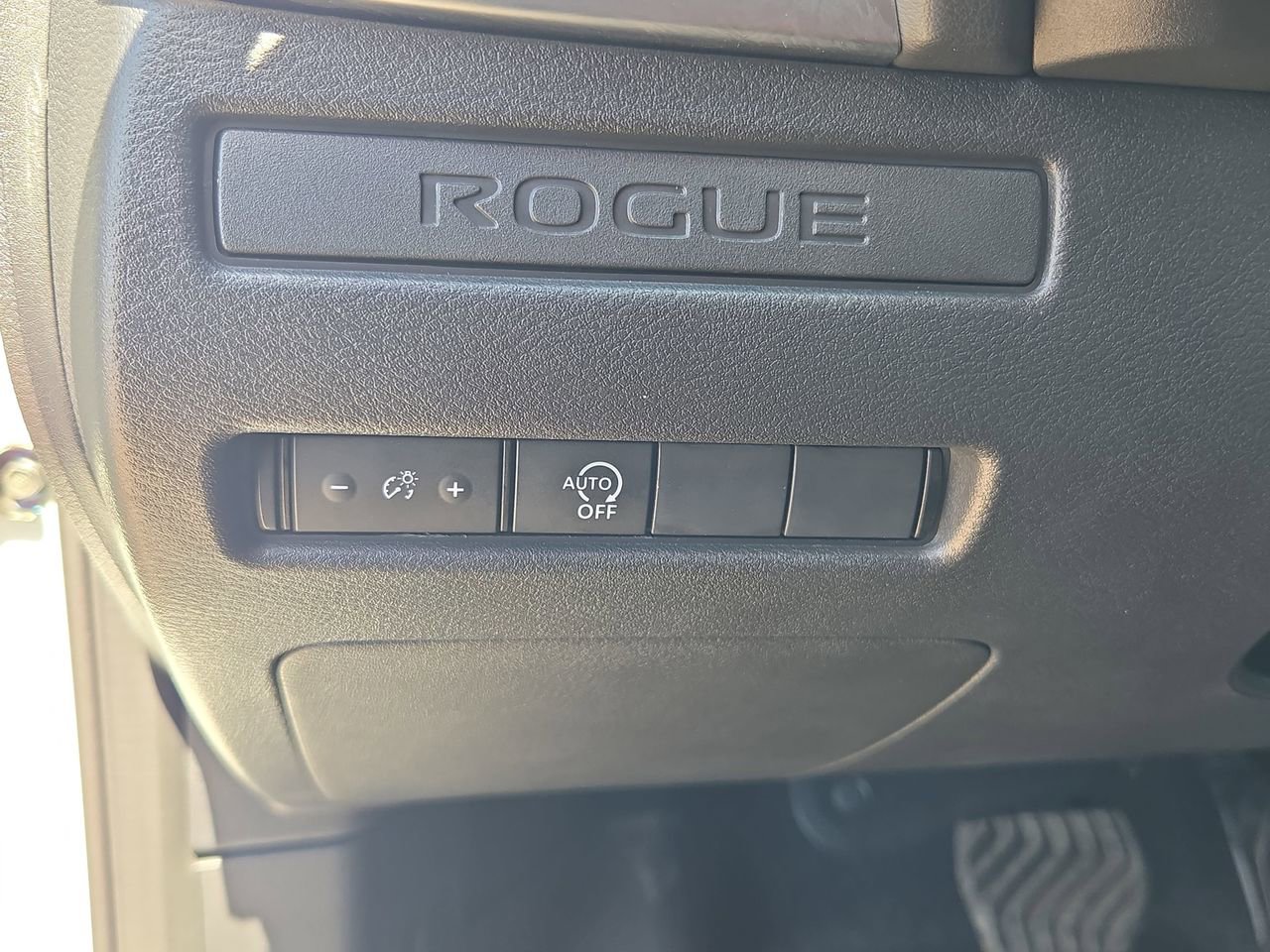 Certified 2026 Nissan Rogue S FWD image 25