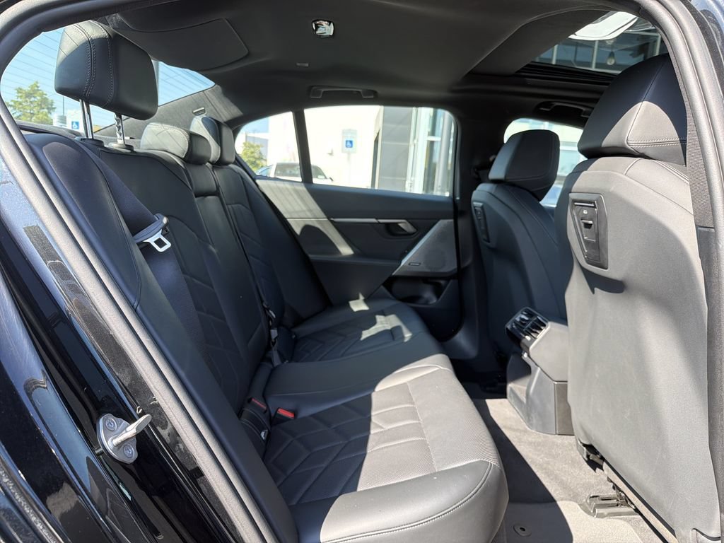 Used 2024 BMW 530i RWD image 15