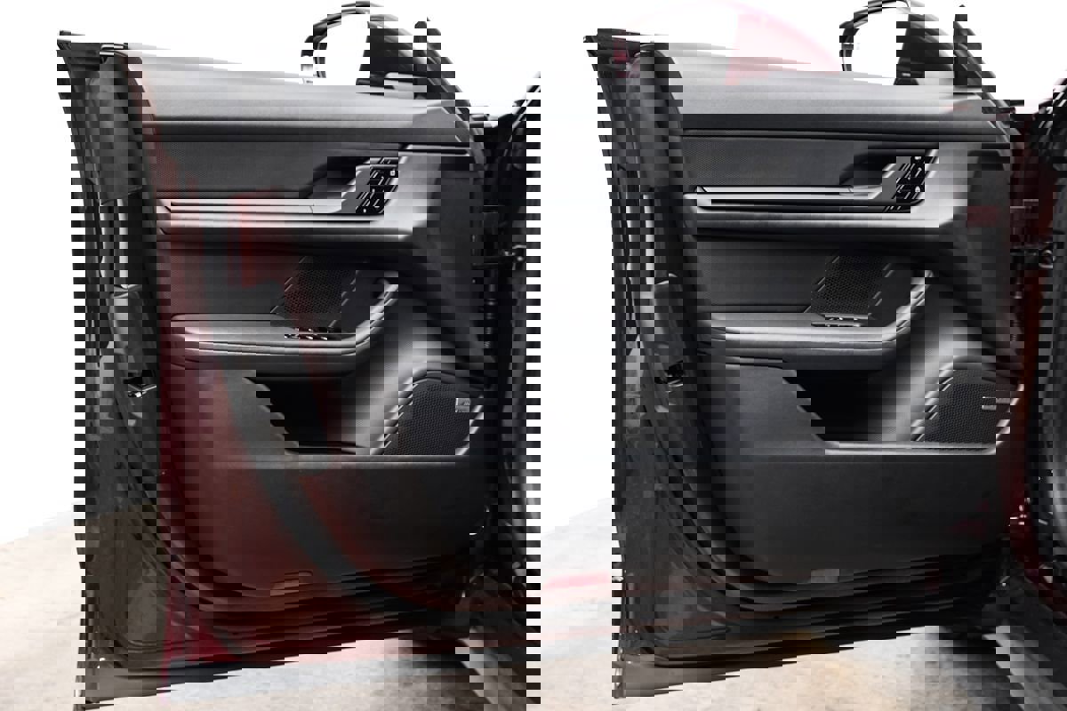 Used 2021 Porsche Taycan 4S w/ Premium Package image 41