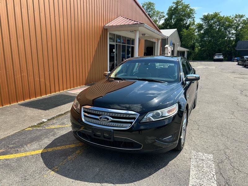 Used 2010 Ford Taurus Limited FWD image 2