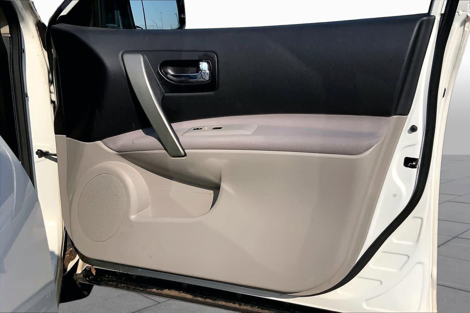 Used 2013 Nissan Rogue S FWD image 21