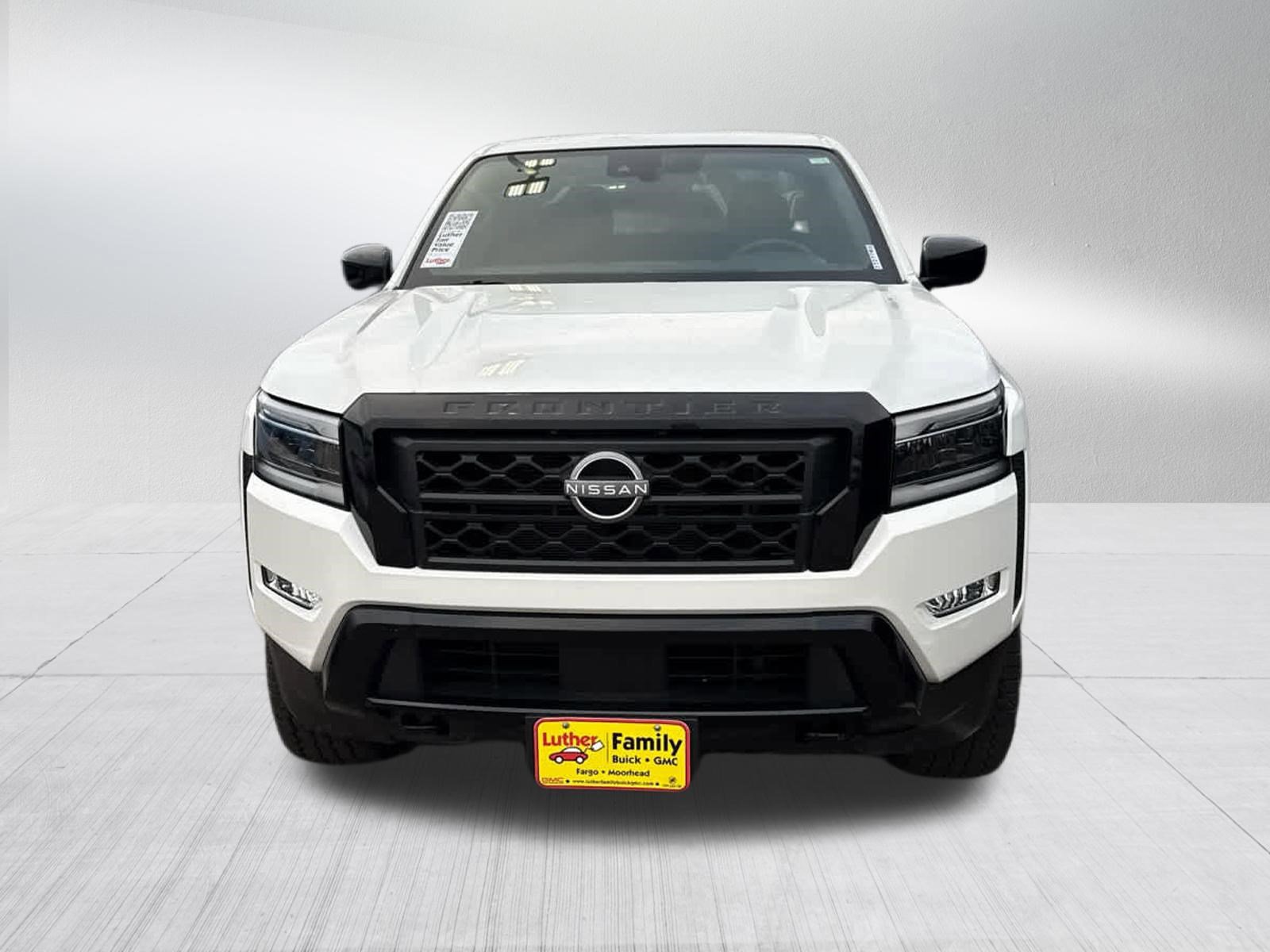 Used 2023 Nissan Frontier SV w/ Midnight Edition Package image 2