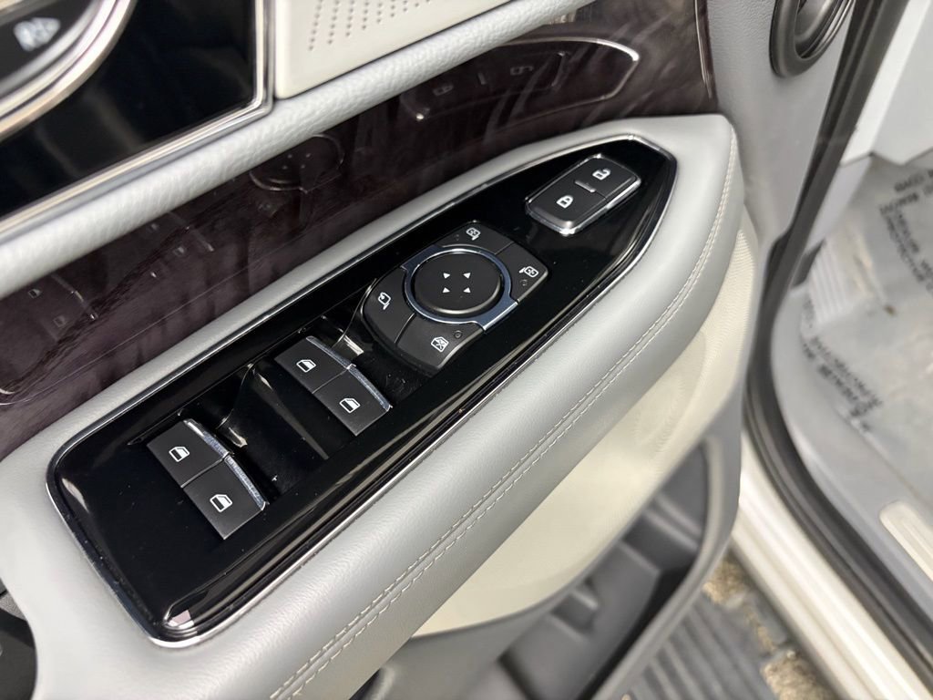Used 2019 Lincoln Navigator Reserve image 16