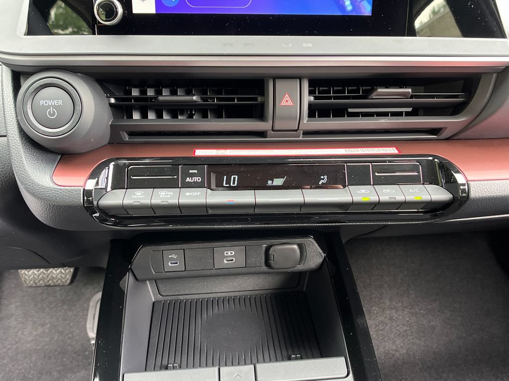 New 2026 Toyota Prius Plug-In Hybrid FWD image 17