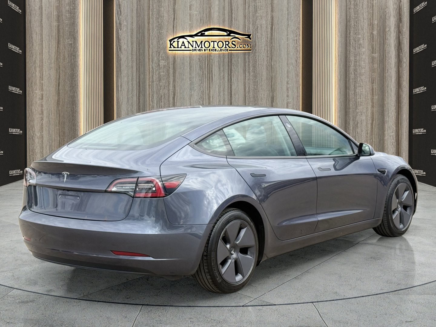 Used 2023 Tesla Model 3 Standard Range image 8