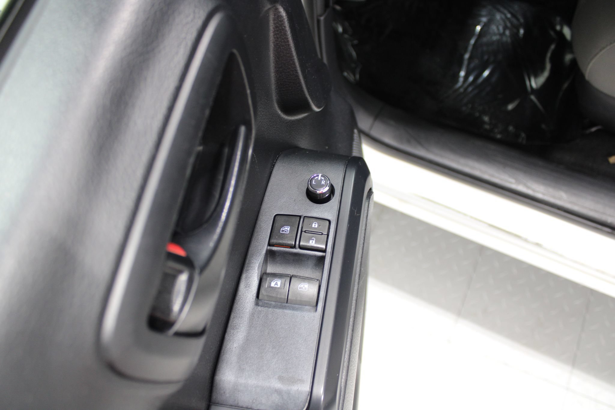 Used 2017 Toyota Tacoma SR RWD image 31
