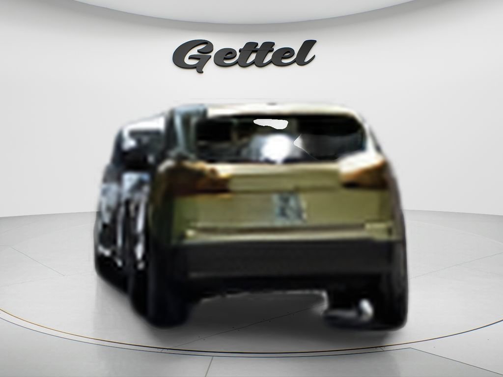 Used 2023 GMC Acadia SLE w/ Driver Convenience Package image 3