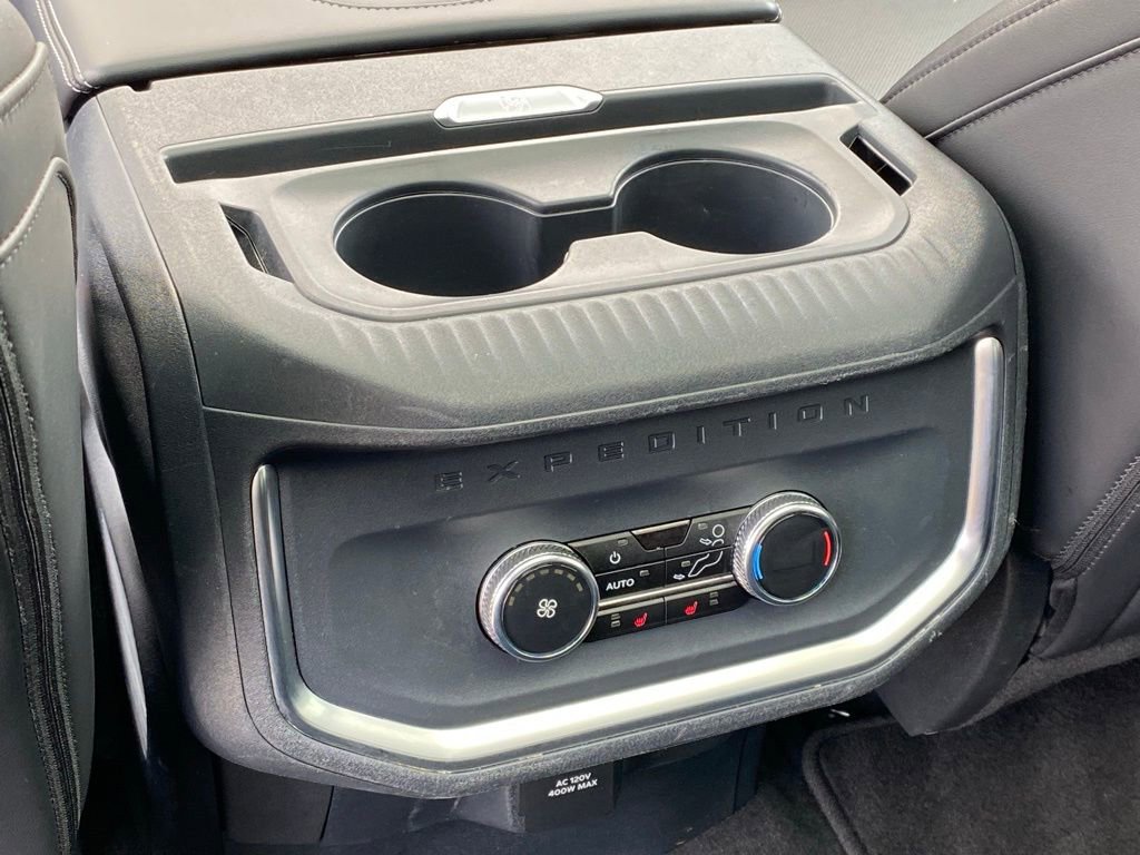 Used 2025 Ford Expedition Platinum AWD/4WD image 30