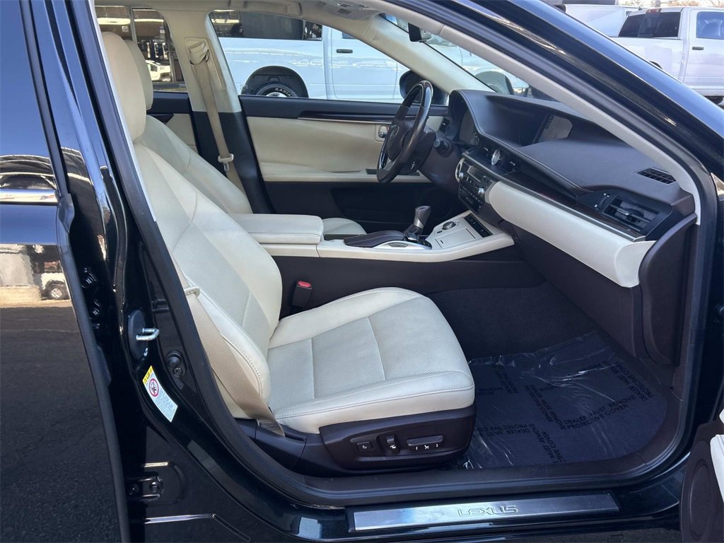 Used 2017 Lexus ES 350 w/ Navigation System Package image 17