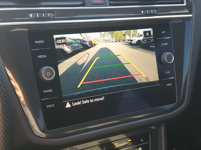 Used 2022 Volkswagen Tiguan SE R-Line image 25