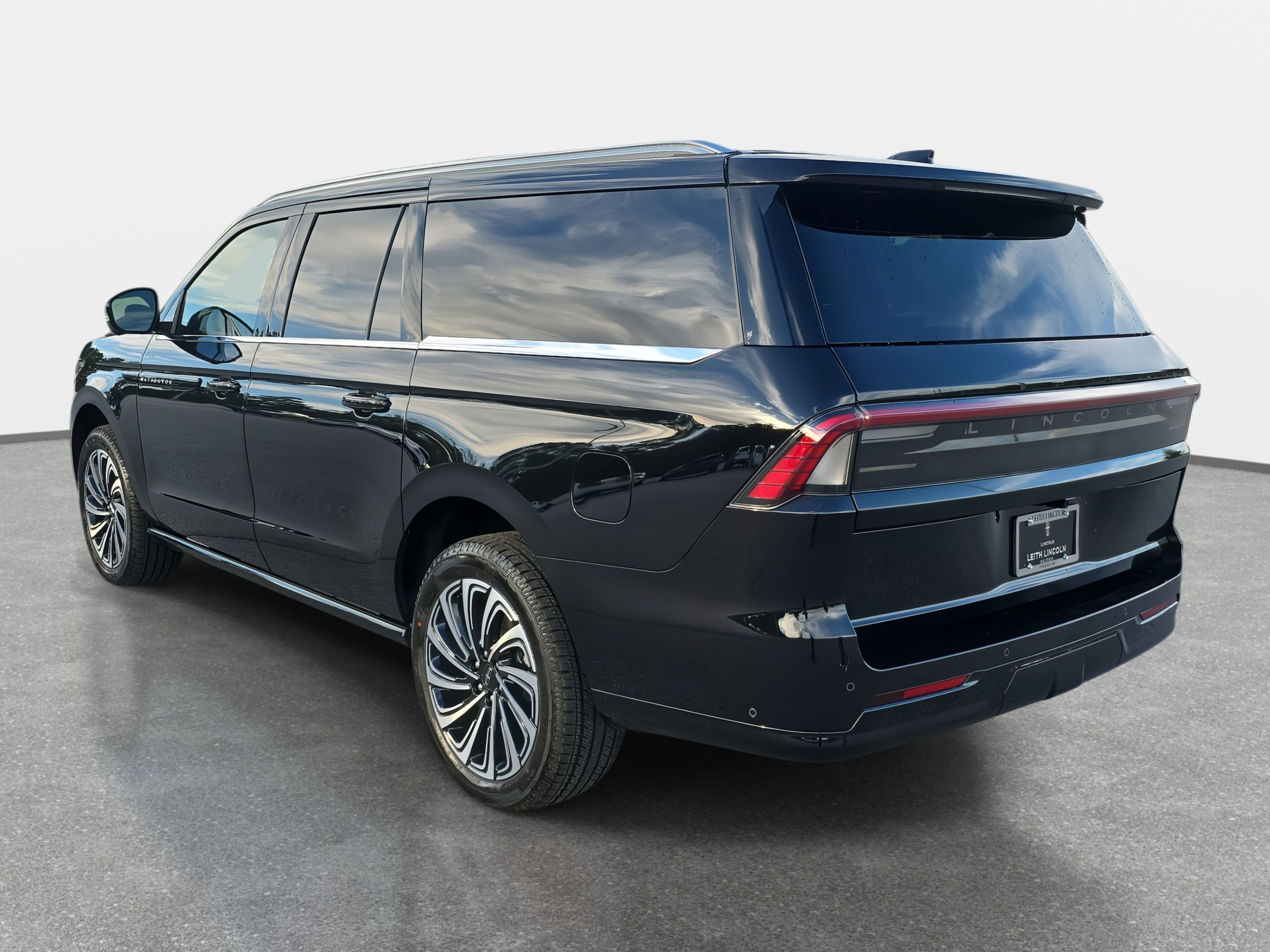 New 2025 Lincoln Navigator L Black Label image 7