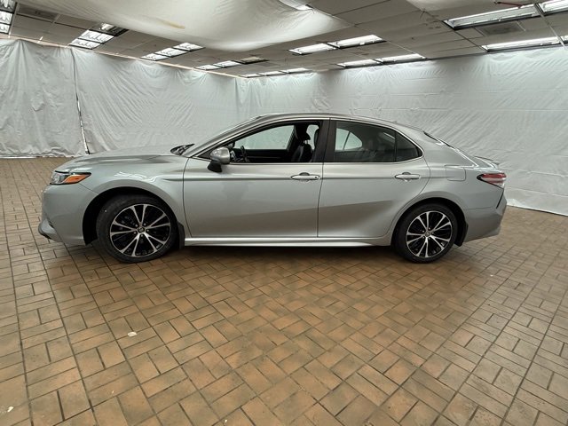 Used 2019 Toyota Camry SE image 4