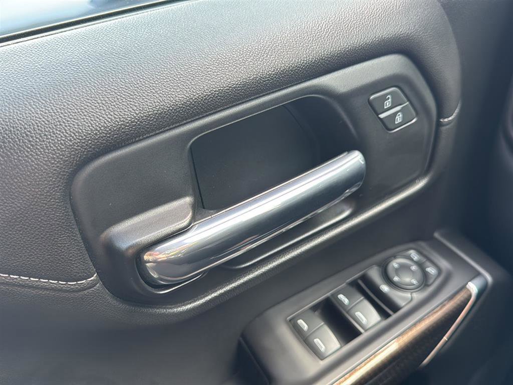 Used 2019 Chevrolet Silverado 1500 RST AWD/4WD image 15