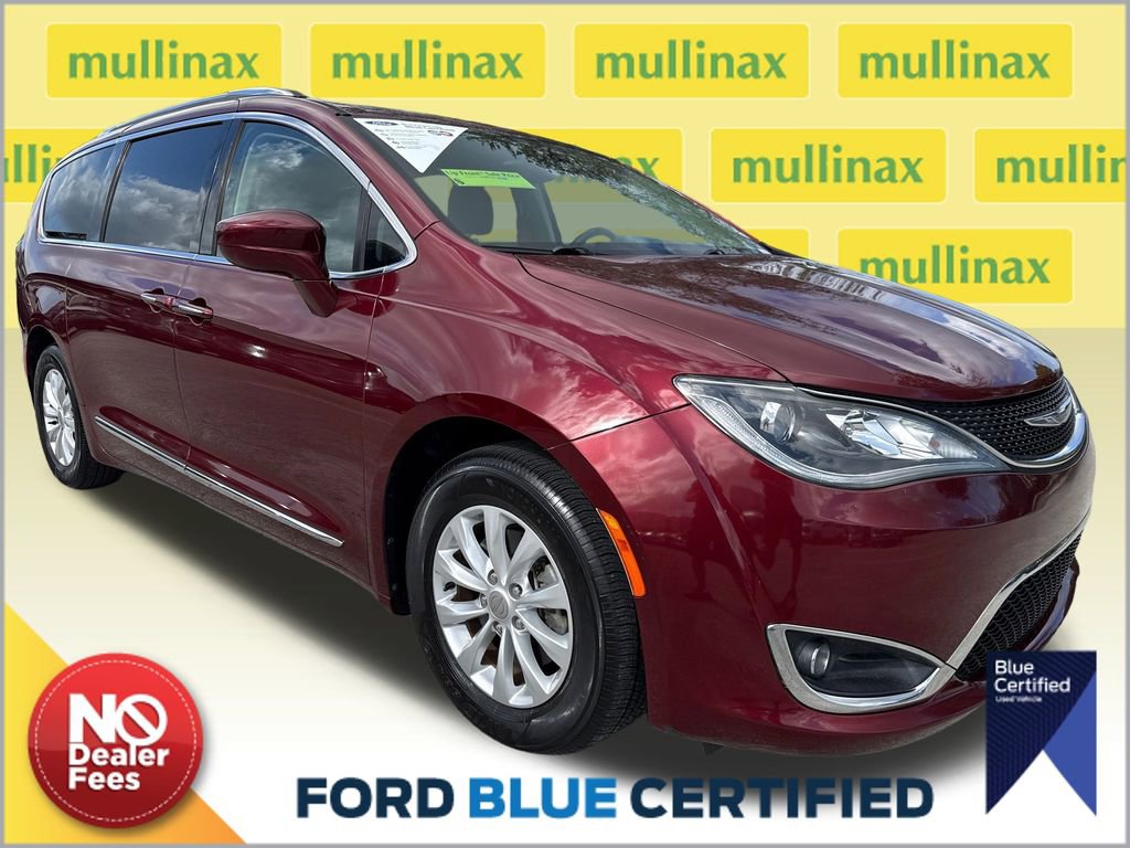 Used 2018 Chrysler Pacifica Touring-L image 1