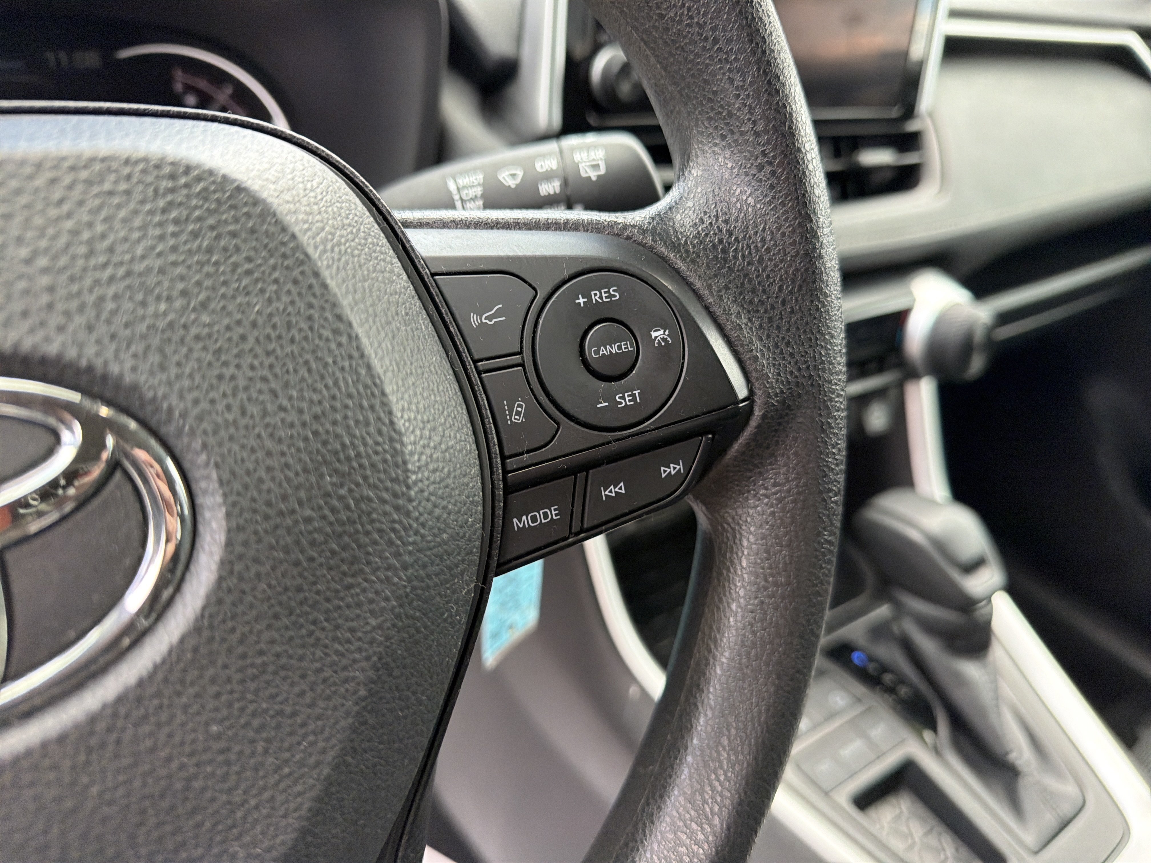 Used 2025 Toyota RAV4 LE FWD image 20