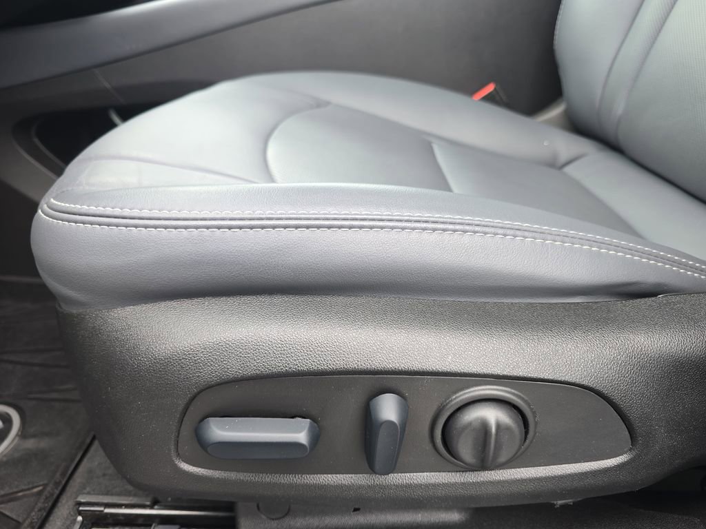 Certified 2024 Buick Enclave Essence w/ LPO, Floor Liner Package FWD image 31