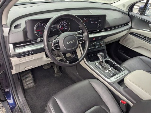 Used 2024 Kia Carnival LX image 12