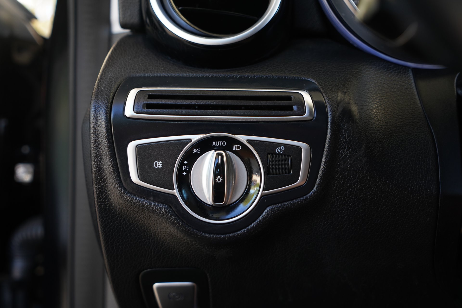 Used 2016 Mercedes-Benz C 300 Sedan image 20