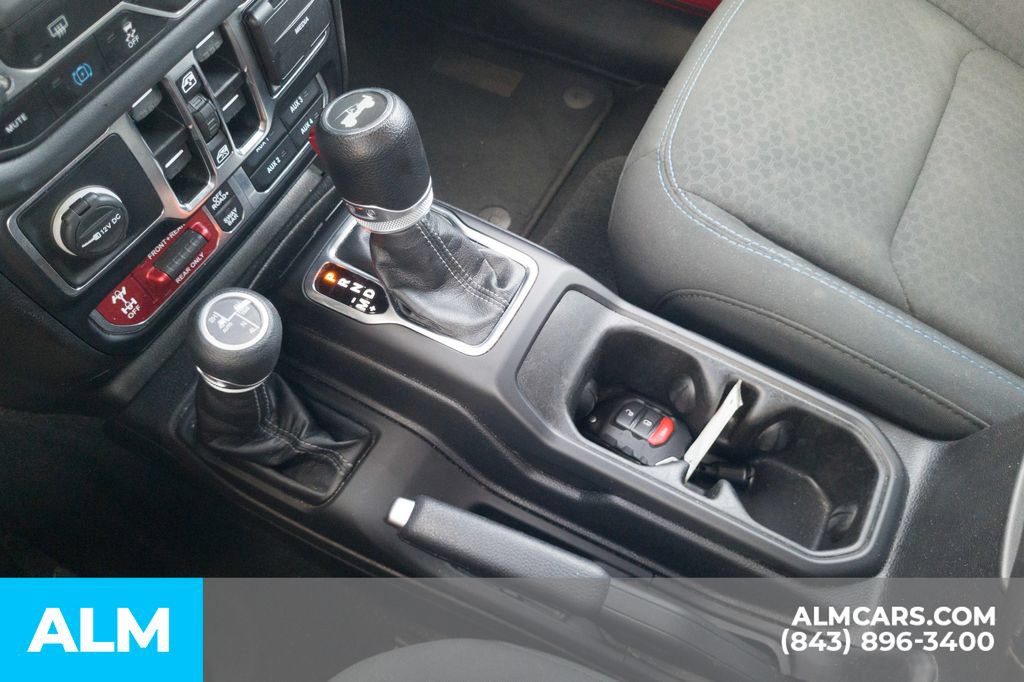 Used 2024 Jeep Wrangler Unlimited Rubicon 4xe AWD/4WD image 24