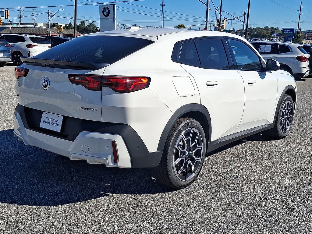Used 2025 BMW X2 xDrive28i w/ Premium Package image 7