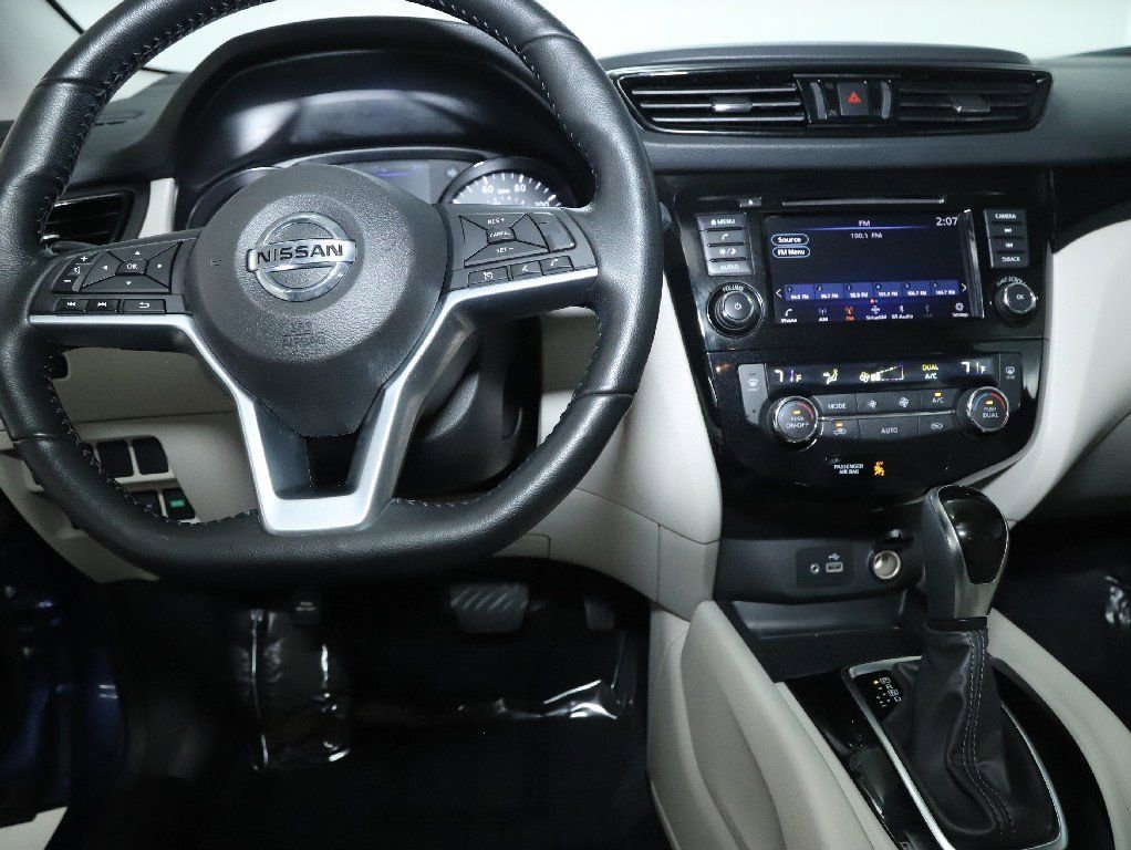 Certified 2022 Nissan Rogue Sport SV image 29