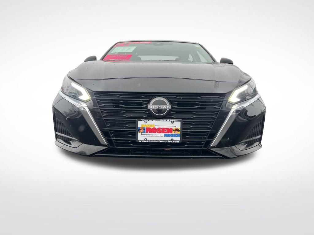 Certified 2024 Nissan Altima 2.5 SV image 2
