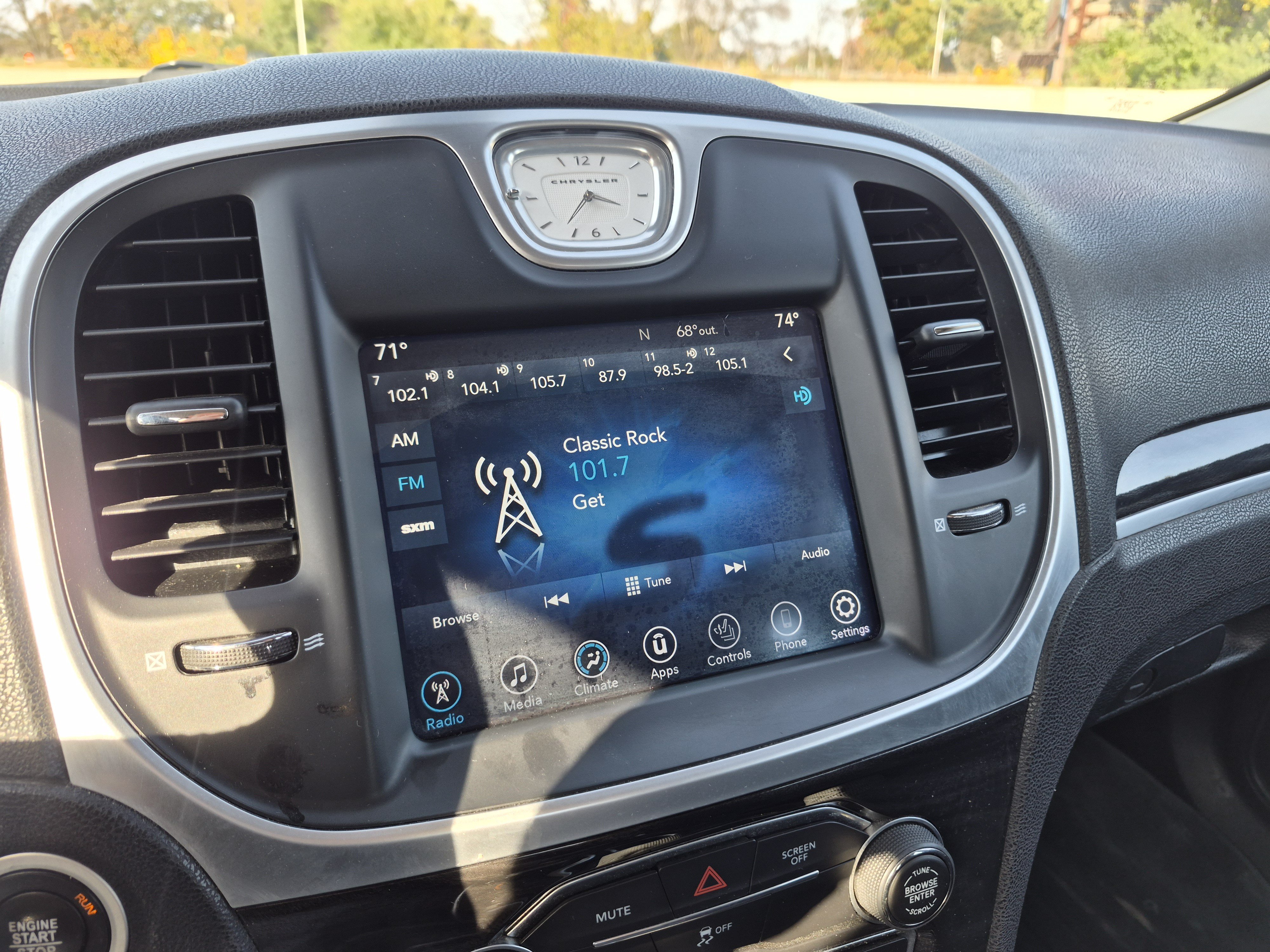 Used 2017 Chrysler 300 Limited AWD/4WD image 21