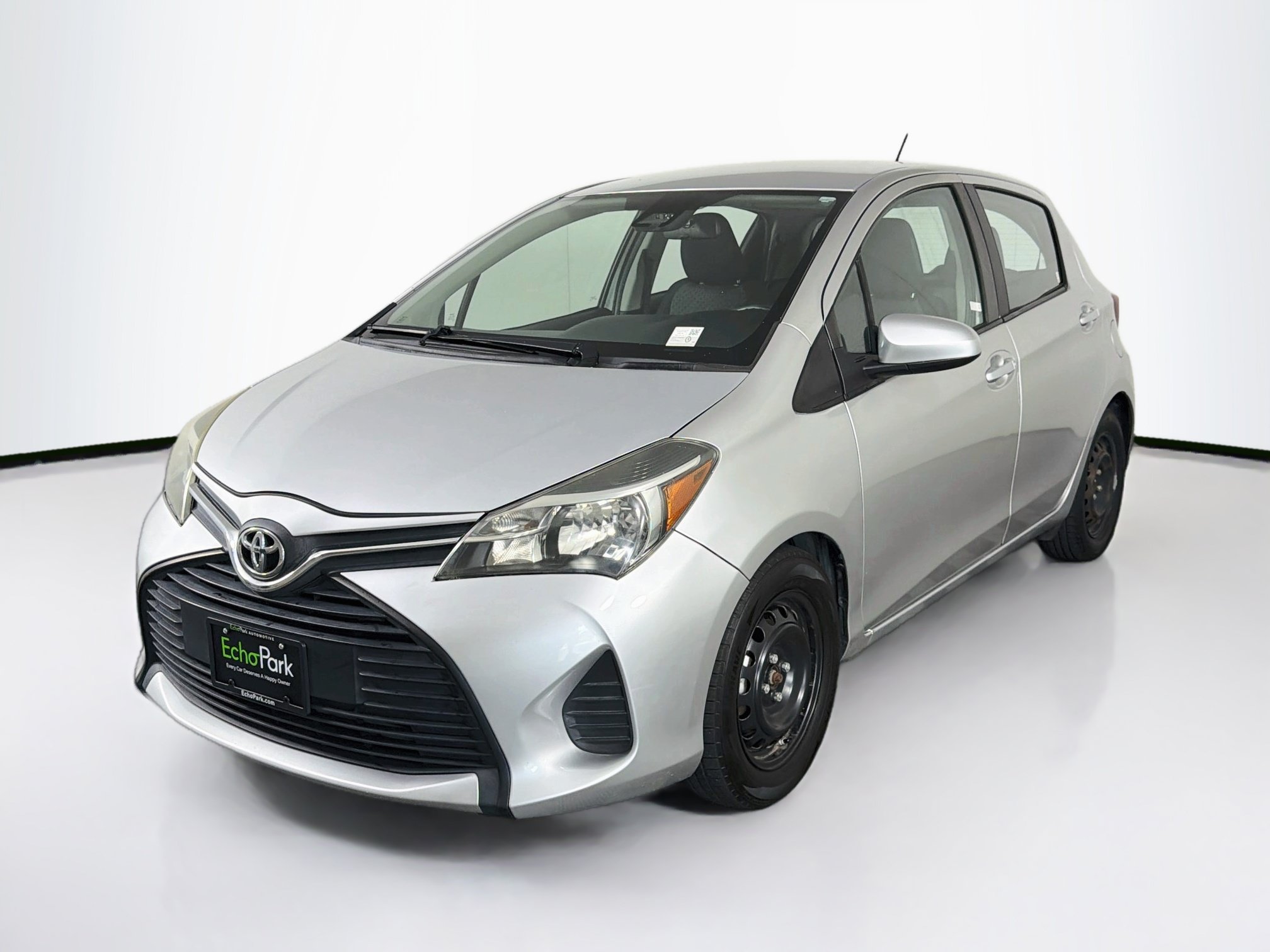 Used 2017 Toyota Yaris L w/ Carpet Mat Package FWD image 3