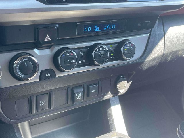 Used 2023 Toyota Tacoma SR5 AWD/4WD image 32