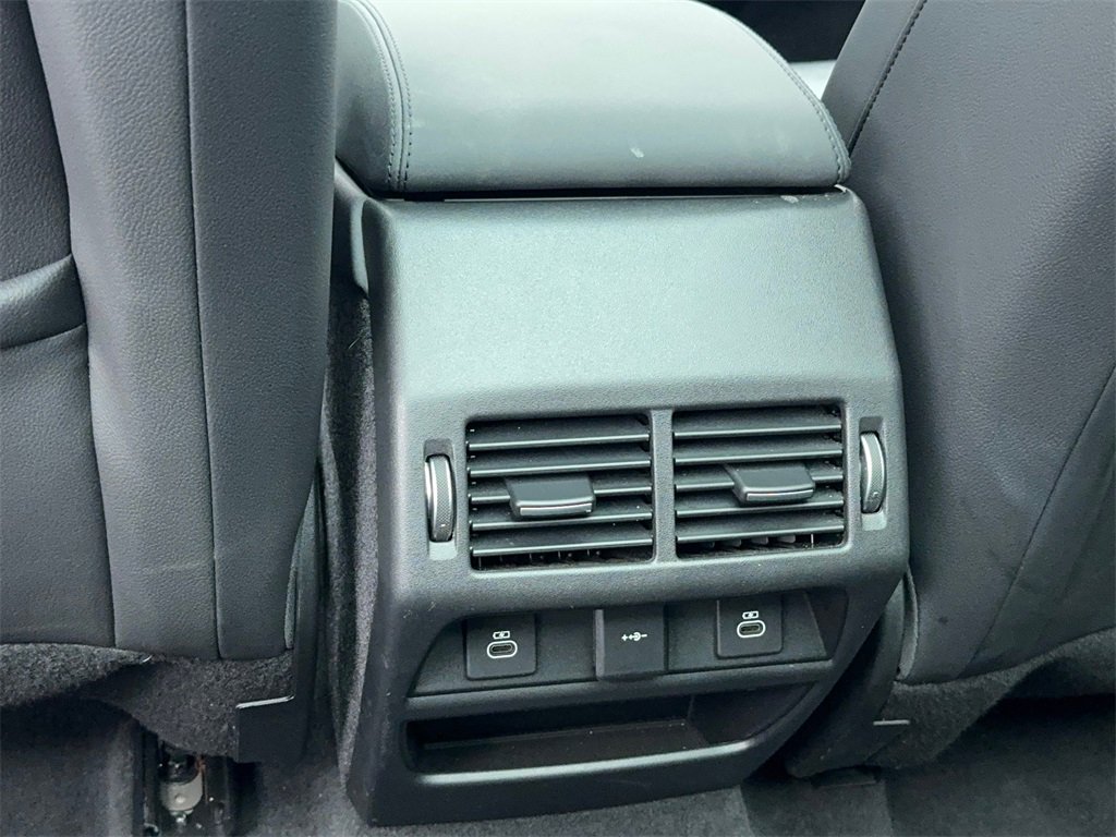 Used 2023 Land Rover Discovery Sport SE image 43