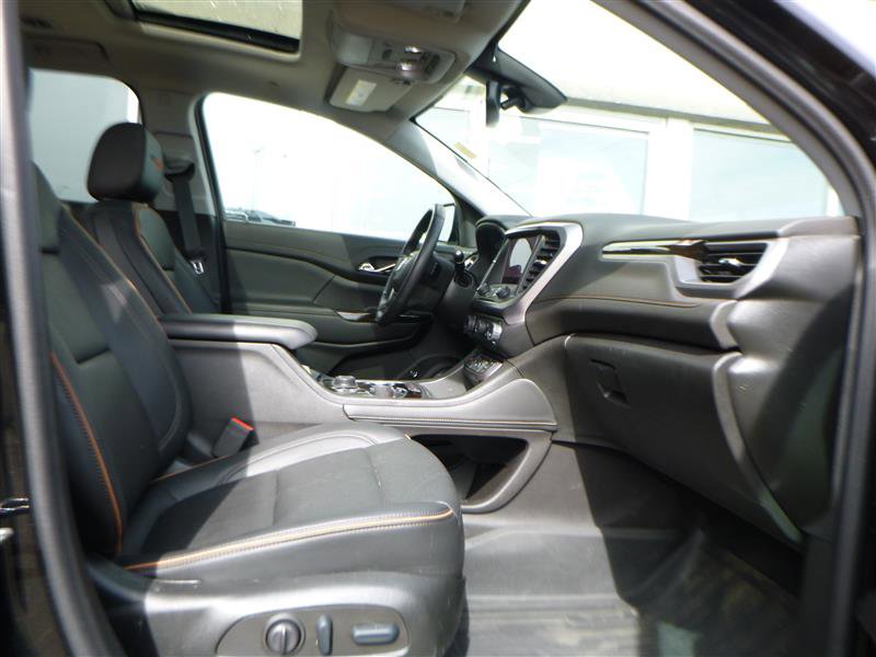 Used 2022 GMC Acadia AT4 w/ Technology Package AWD/4WD image 10