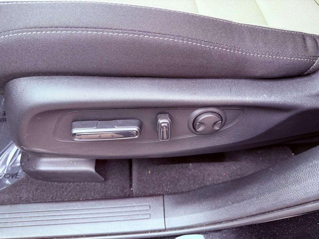 Used 2025 Honda CR-V EX image 19