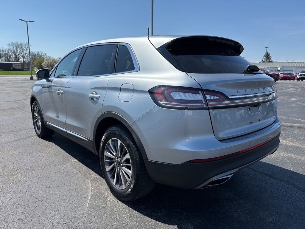 Used 2023 Lincoln Nautilus FWD image 2