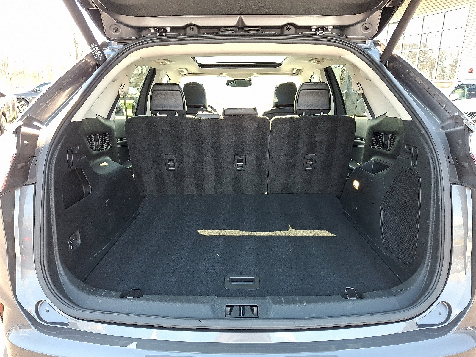 Used 2022 Ford Edge Titanium w/ Equipment Group 301A image 28