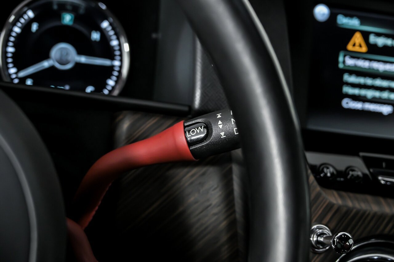 Used 2023 Rolls-Royce Cullinan w/ Leather Finishing Pack image 31
