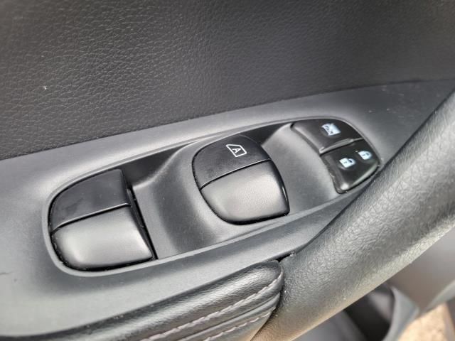 Used 2020 Nissan Rogue SV AWD/4WD image 15