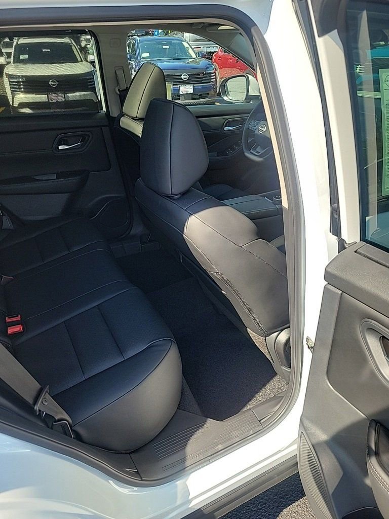 New 2026 Nissan Rogue SV w/ SV Premium Package image 30