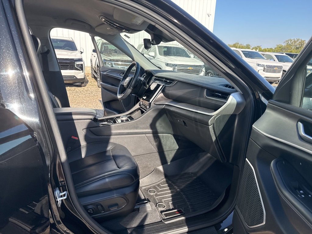 Used 2022 Jeep Grand Cherokee Limited w/ Trailer Tow Prep Group (B) image 23