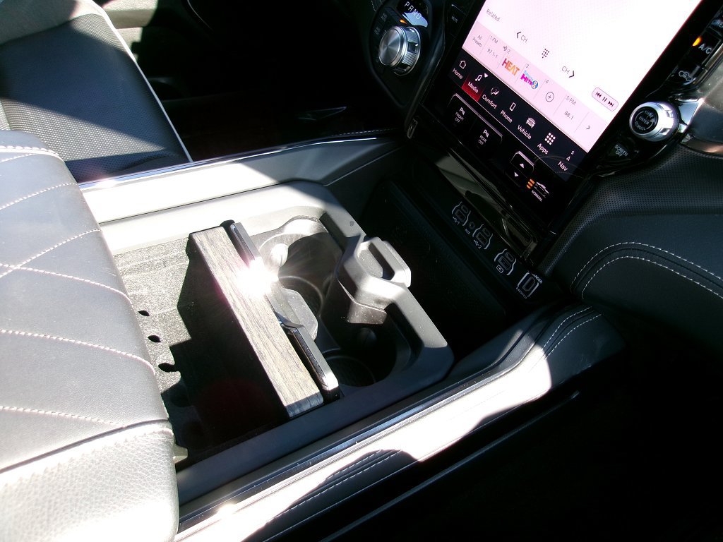 Used 2025 RAM 1500 Limited AWD/4WD image 15