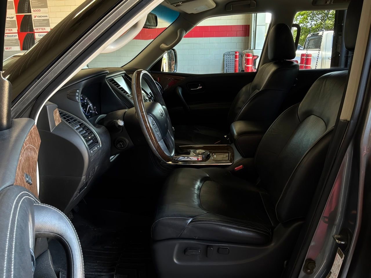 Used 2017 INFINITI QX80 2WD image 10
