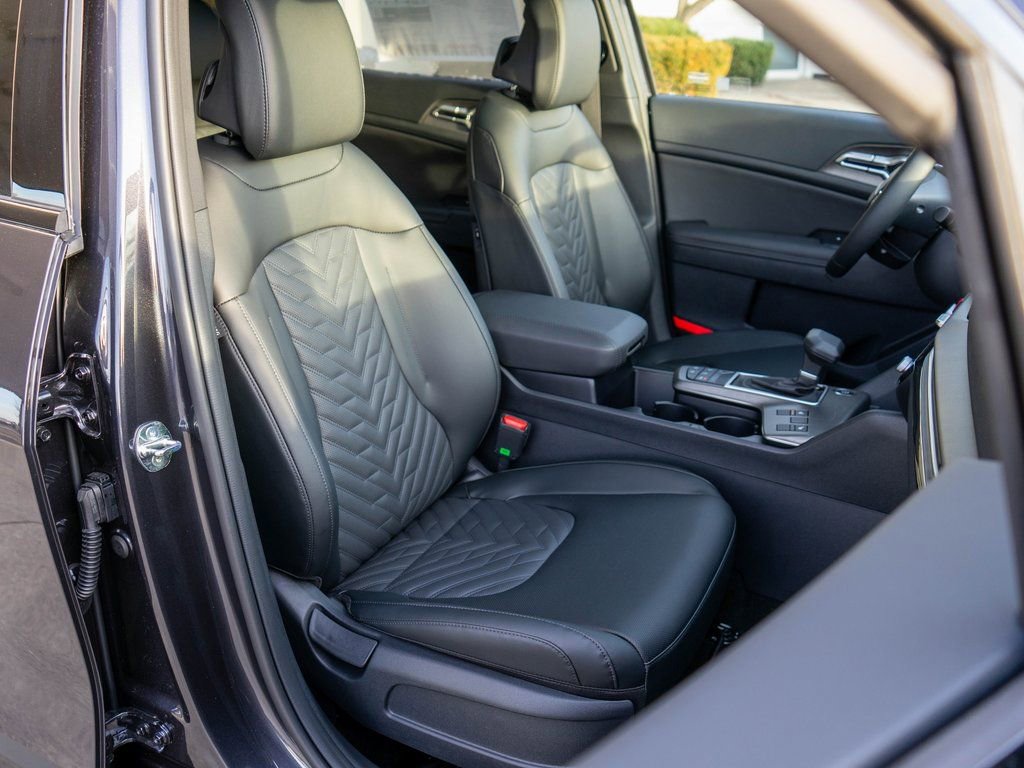 New 2026 Kia Sportage X-Line w/ X-Line Technology Package AWD/4WD image 9