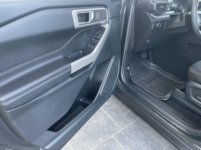 Used 2024 Ford Explorer XLT image 18
