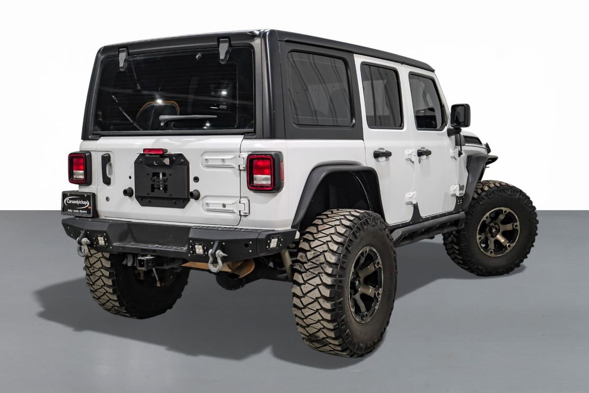 Used 2018 Jeep Wrangler Unlimited Sahara image 6